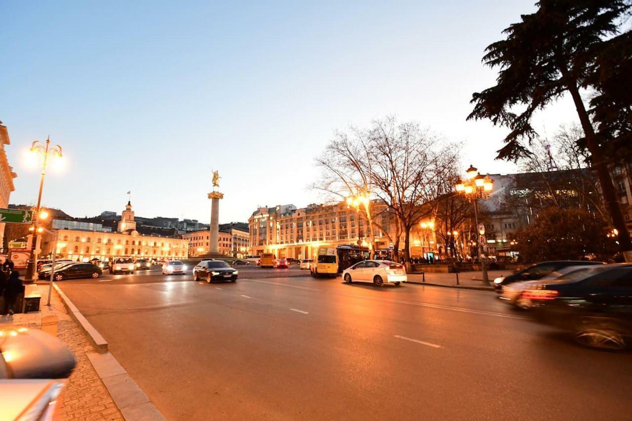 Freedom Square Apartment Tbilisi Luaran gambar